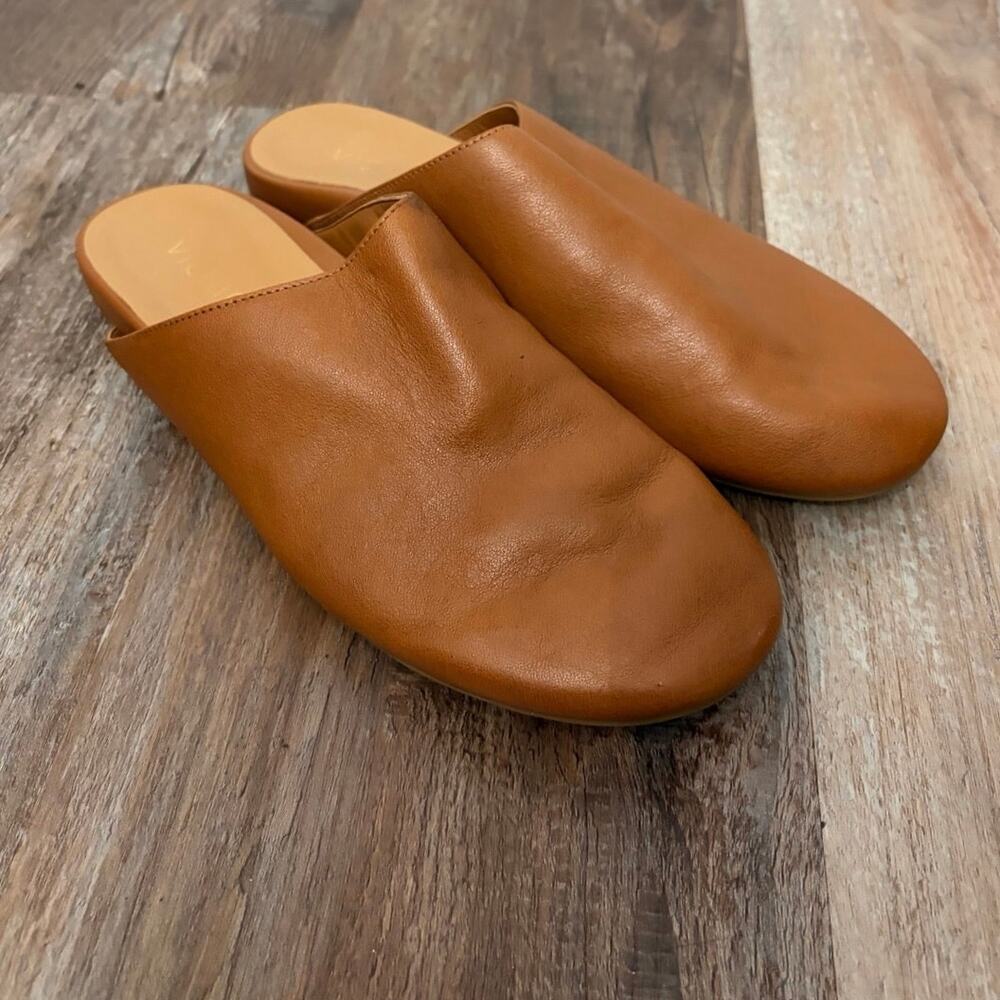 Vionic Opal Leather Mules in brown leather, featuring a slip-on sz 8 EUC